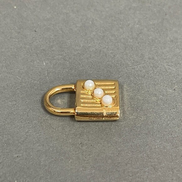 Gold-tone Faux Pearls Lock Fashion Pendant Keychain - Picture 4 of 5